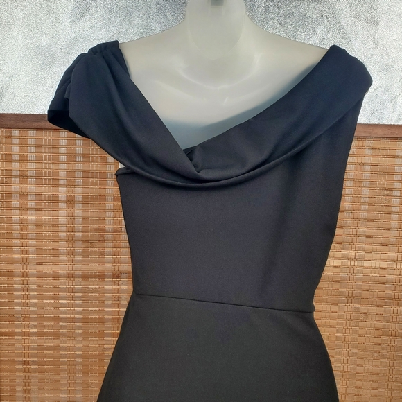 Windsor Asymmetric Neckline Off the Shoulder Black Formal Maxi Gown Size Small - Picture 6 of 8